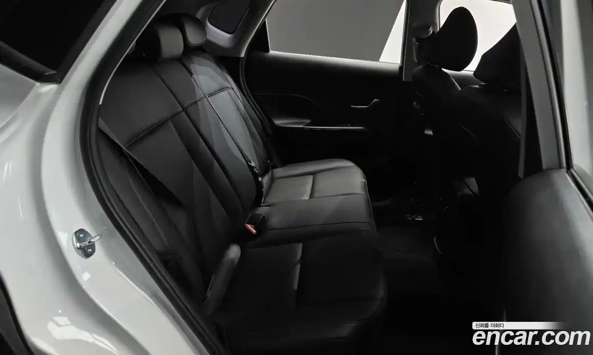 Hyundai Kona 2025 1.6 автомат (гидро), фото 17