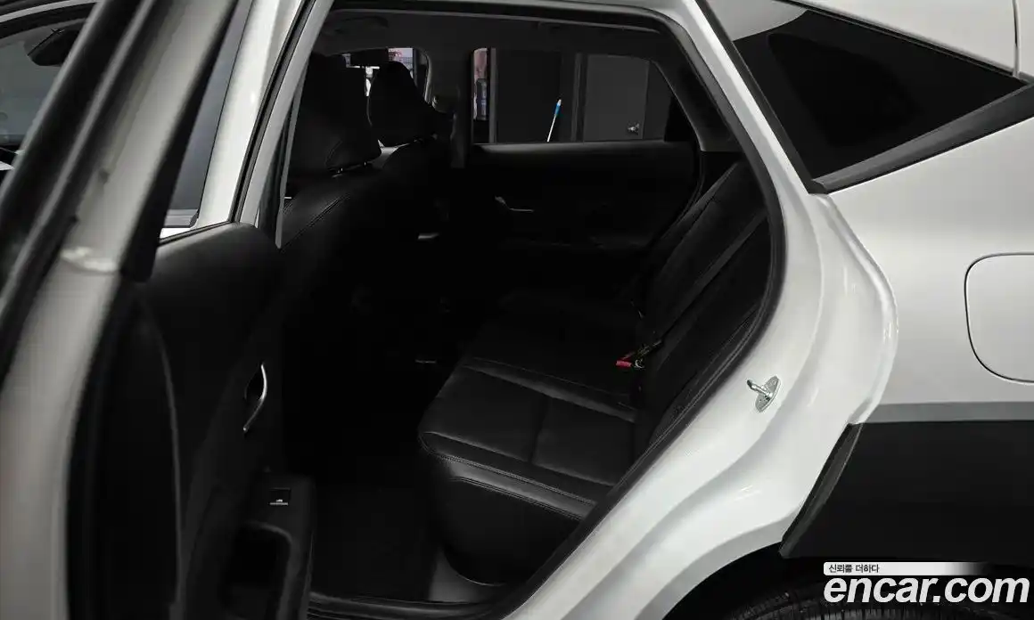Hyundai Kona 2025 1.6 автомат (гидро), фото 18