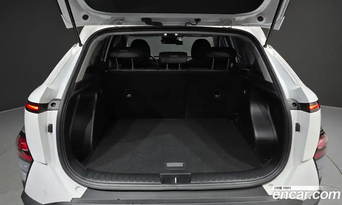 Hyundai Kona 2025 1.6 автомат (гидро), фото 26