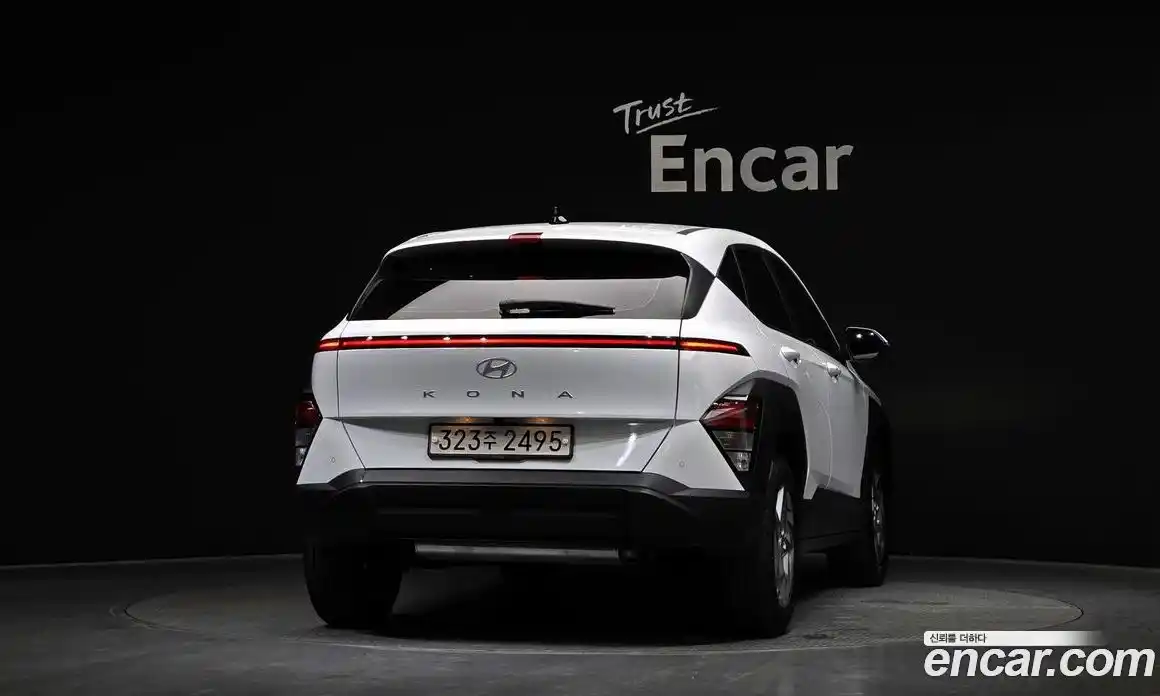 Hyundai Kona 2025 1.6 автомат (гидро), фото 4