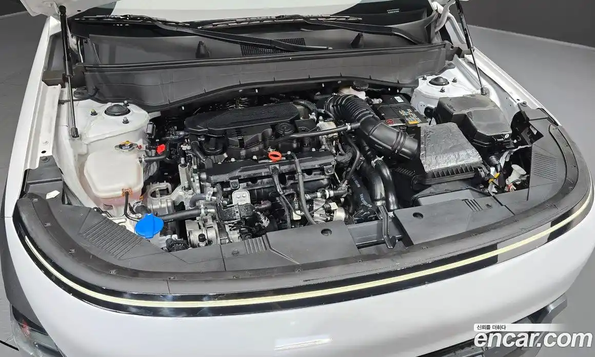 Hyundai Kona 2025 1.6 автомат (гидро), фото 6