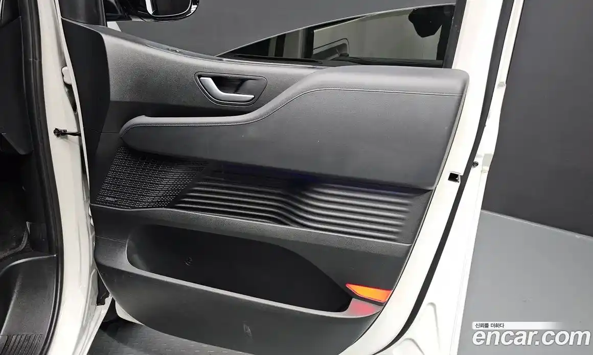 Hyundai Staria 2022 2.2 гидро, фото 15