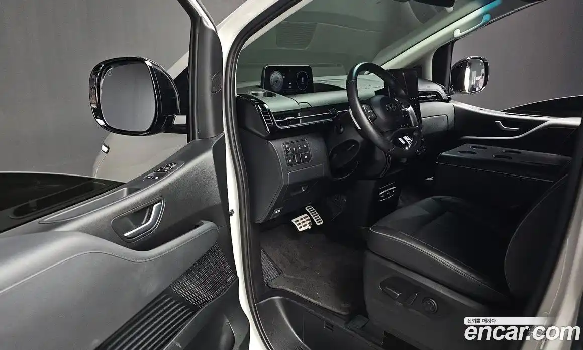 Hyundai Staria 2022 2.2 гидро, фото 17