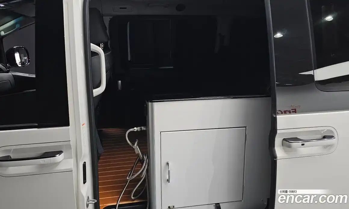 Hyundai Staria 2022 2.2 гидро, фото 18