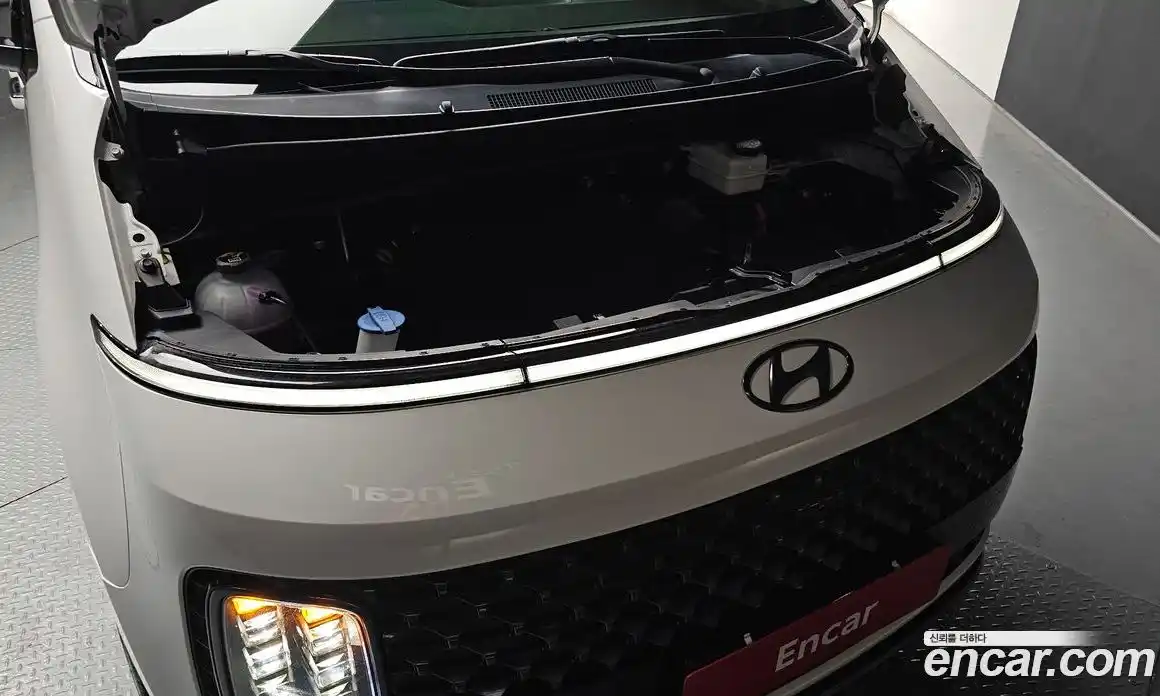 Hyundai Staria 2022 2.2 гидро, фото 6