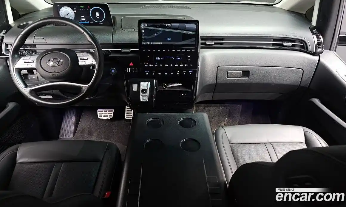 Hyundai Staria 2022 2.2 гидро, фото 10