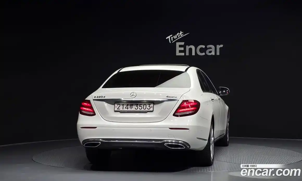 Mercedes-Benz E-Class 2019 1.9 автомат (гидро), фото 4