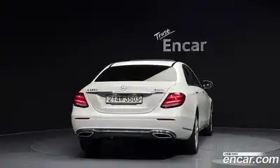 Mercedes-Benz E-Class 2019 1.9 автомат (гидро), миниатюра 4