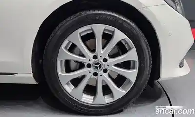 Mercedes-Benz E-Class 2019 1.9 автомат (гидро), миниатюра 7