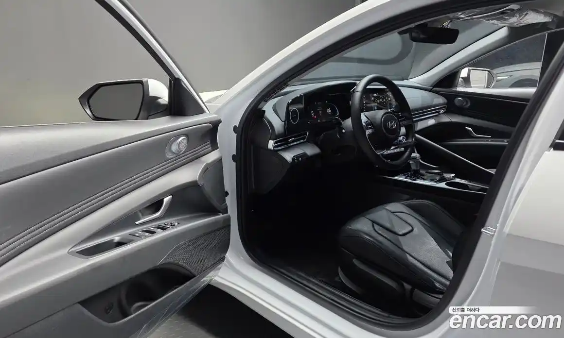 Hyundai Avante 2024 1.6 гидро, фото 13