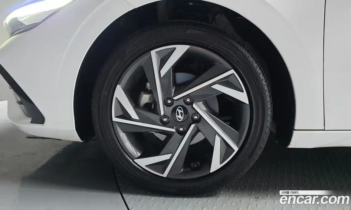 Hyundai Avante 2024 1.6 гидро, фото 5