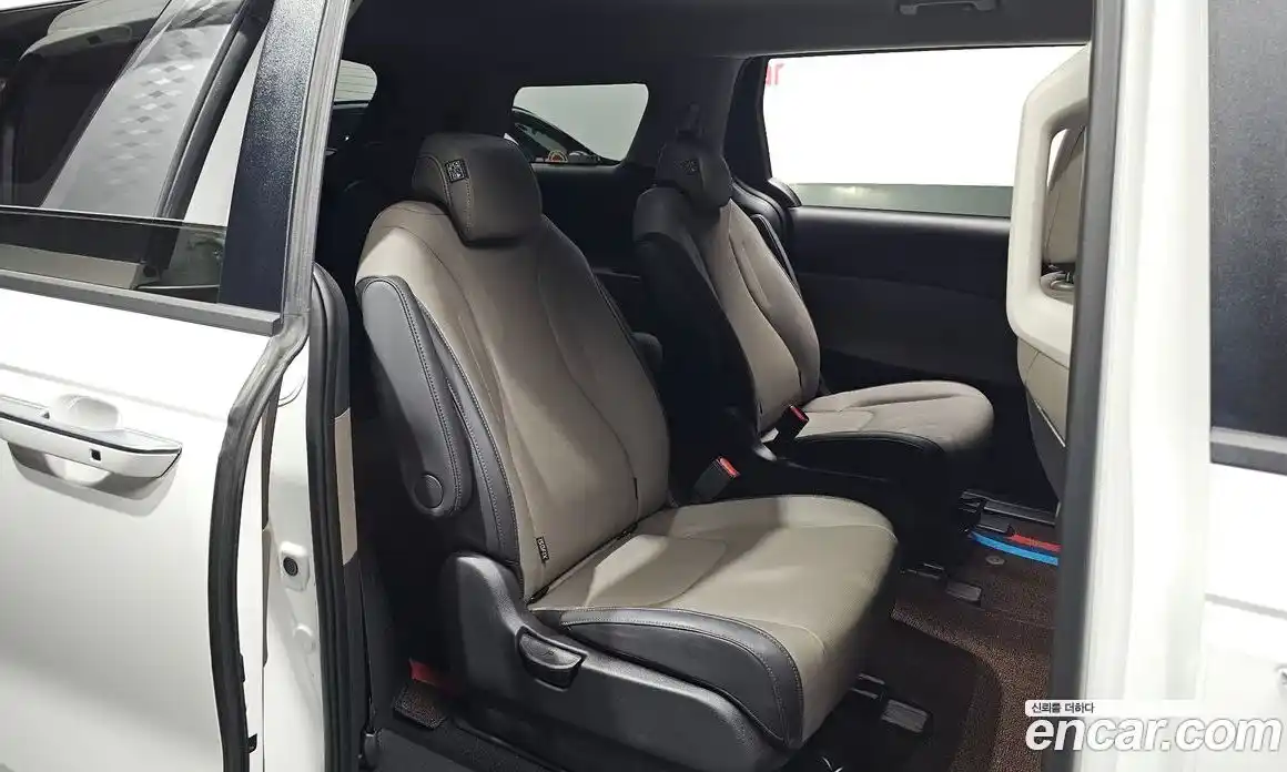 Kia Carnival 2025 3.5 автомат (гидро), фото 16