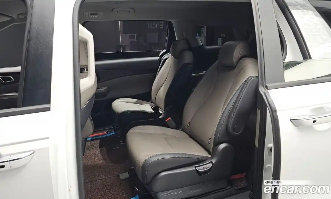 Kia Carnival 2025 3.5 автомат (гидро), фото 18