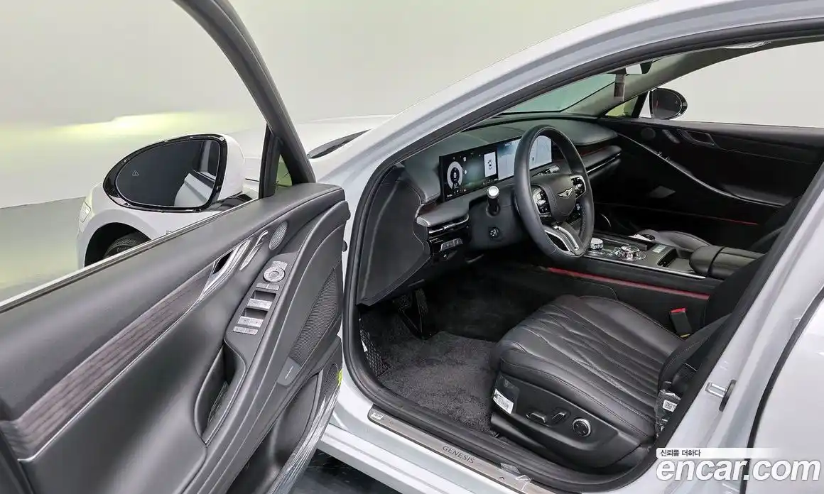 Genesis G80 2025 2.5 гидро, фото 13