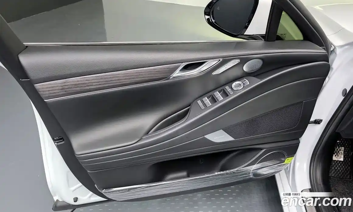Genesis G80 2025 2.5 гидро, фото 14