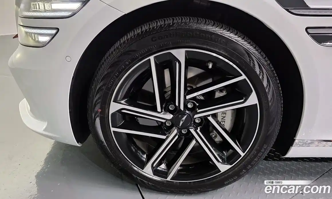 Genesis G80 2025 2.5 гидро, фото 5