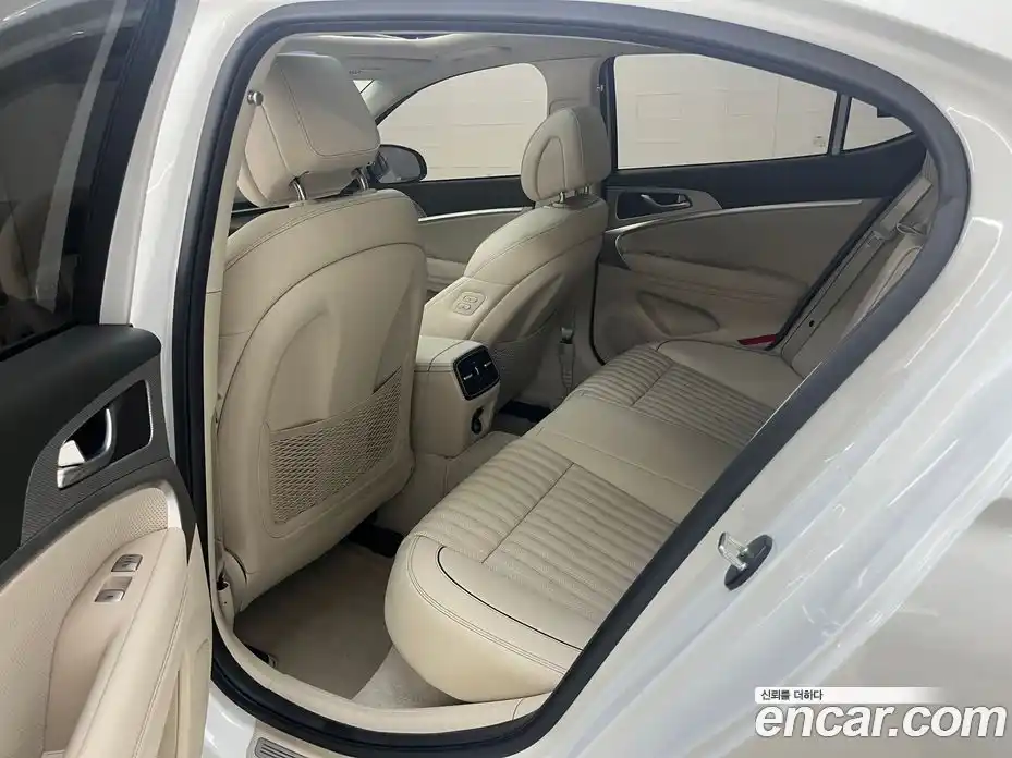 Genesis G70 2022 2.0 гидро, фото 13