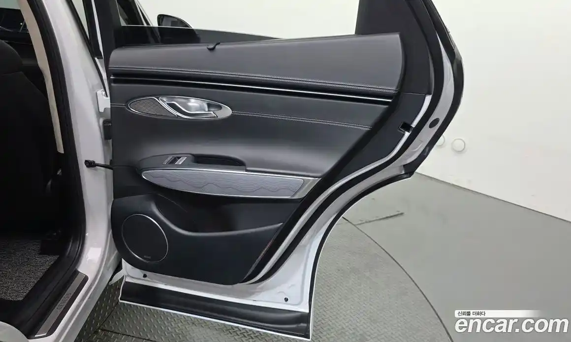 Genesis GV70 2023 2.5 автомат (гидро), фото 15