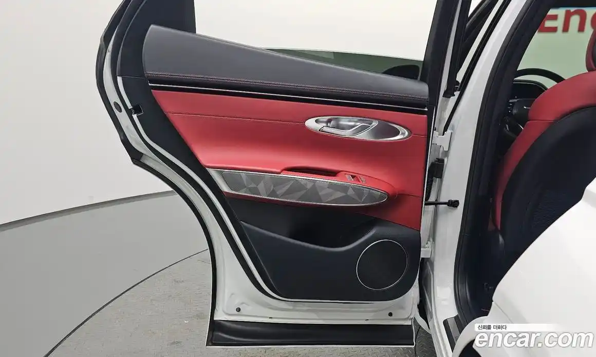 Genesis GV70 2022 2.5 гидро, фото 14
