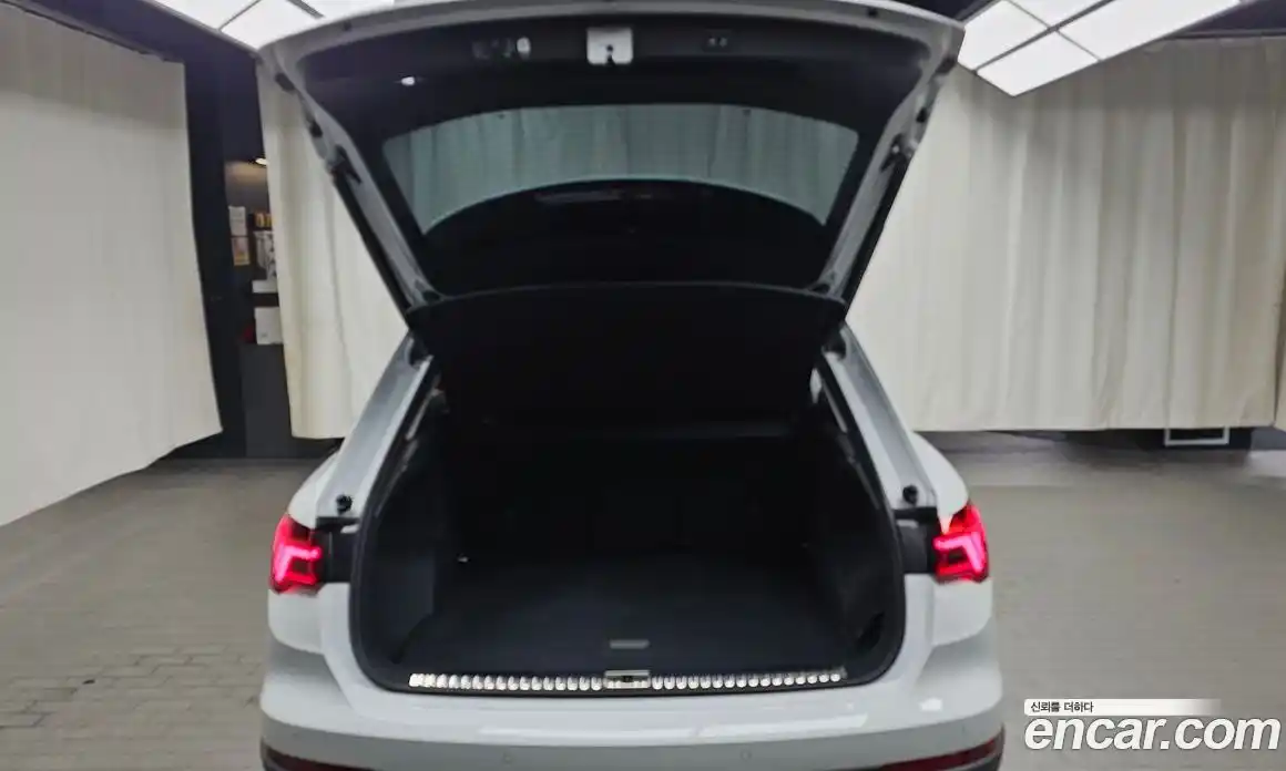 Audi Q3 2025 2.0 автомат (гидро), фото 25