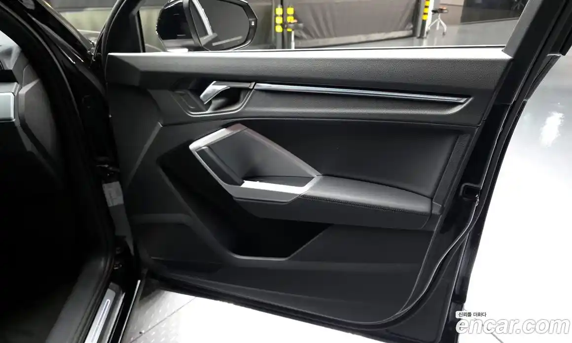 Audi Q3 2023 2.0 автомат (гидро), фото 14