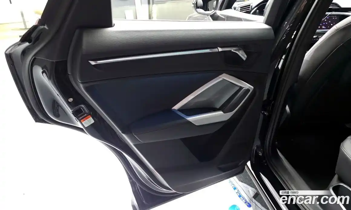 Audi Q3 2023 2.0 автомат (гидро), фото 15