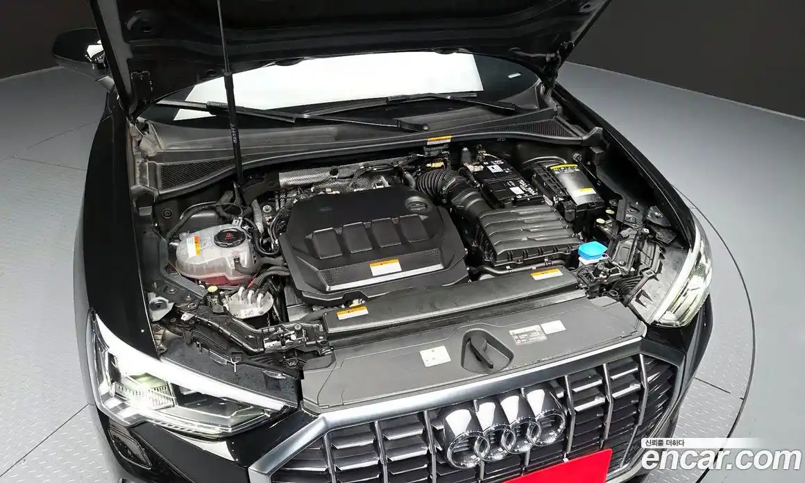 Audi Q3 2023 2.0 автомат (гидро), фото 6