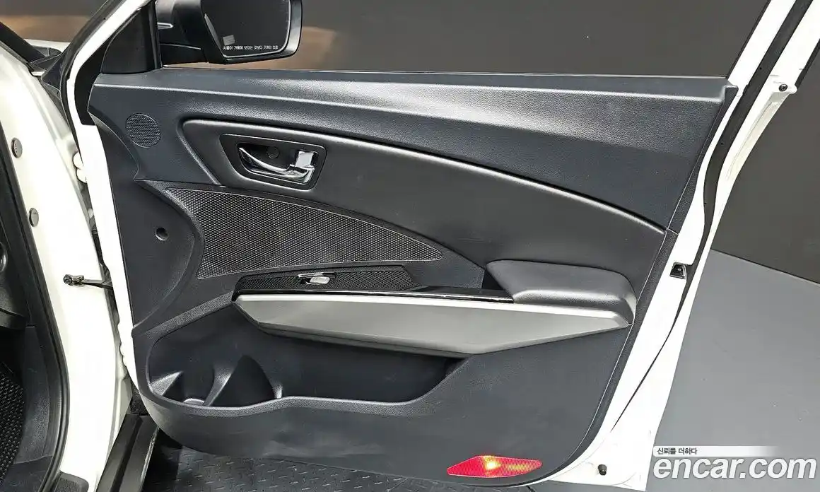 SsangYong TIBOLI 2015 1.6 автомат (гидро), фото 14