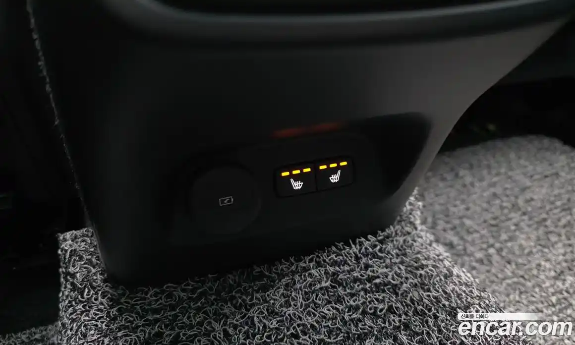 Volvo XC40 2023 2.0 автомат (гидро), фото 18
