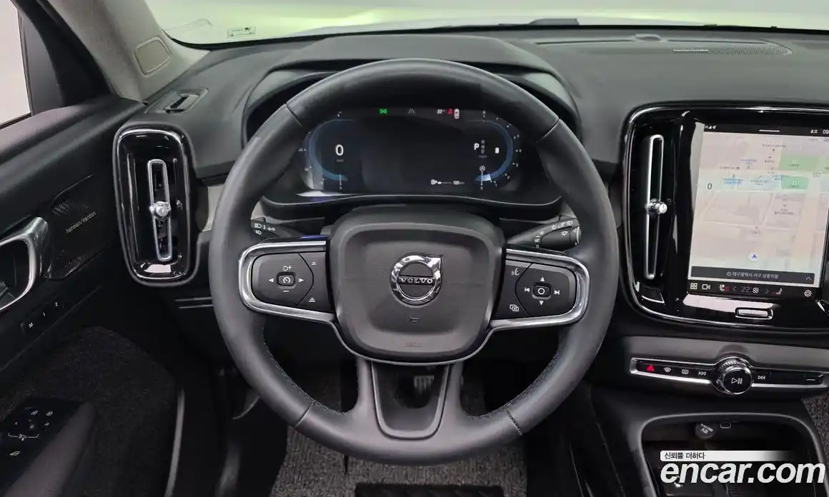 Volvo XC40 2023 2.0 автомат (гидро), фото 20