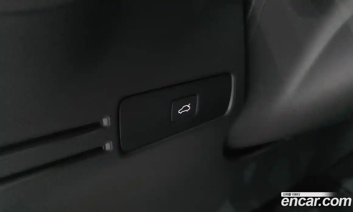 Volvo XC40 2023 2.0 автомат (гидро), фото 30