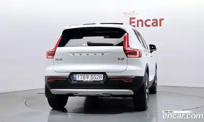 Volvo XC40 2023 2.0 автомат (гидро), миниатюра 4
