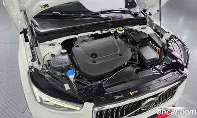 Volvo XC40 2023 2.0 автомат (гидро), миниатюра 6