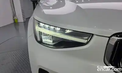 Volvo XC40 2023 2.0 автомат (гидро), миниатюра 8