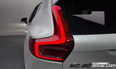Volvo XC40 2023 2.0 автомат (гидро), миниатюра 9