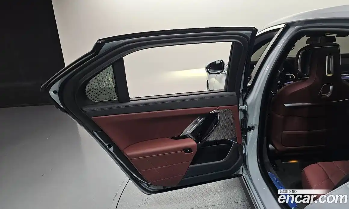 BMW 7 серия 2025 3.0 автомат (гидро), фото 15