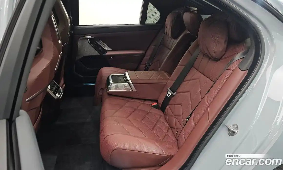 BMW 7 серия 2025 3.0 автомат (гидро), фото 17