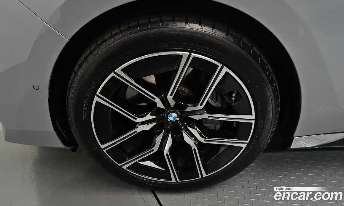 BMW 7 серия 2025 3.0 автомат (гидро), фото 5