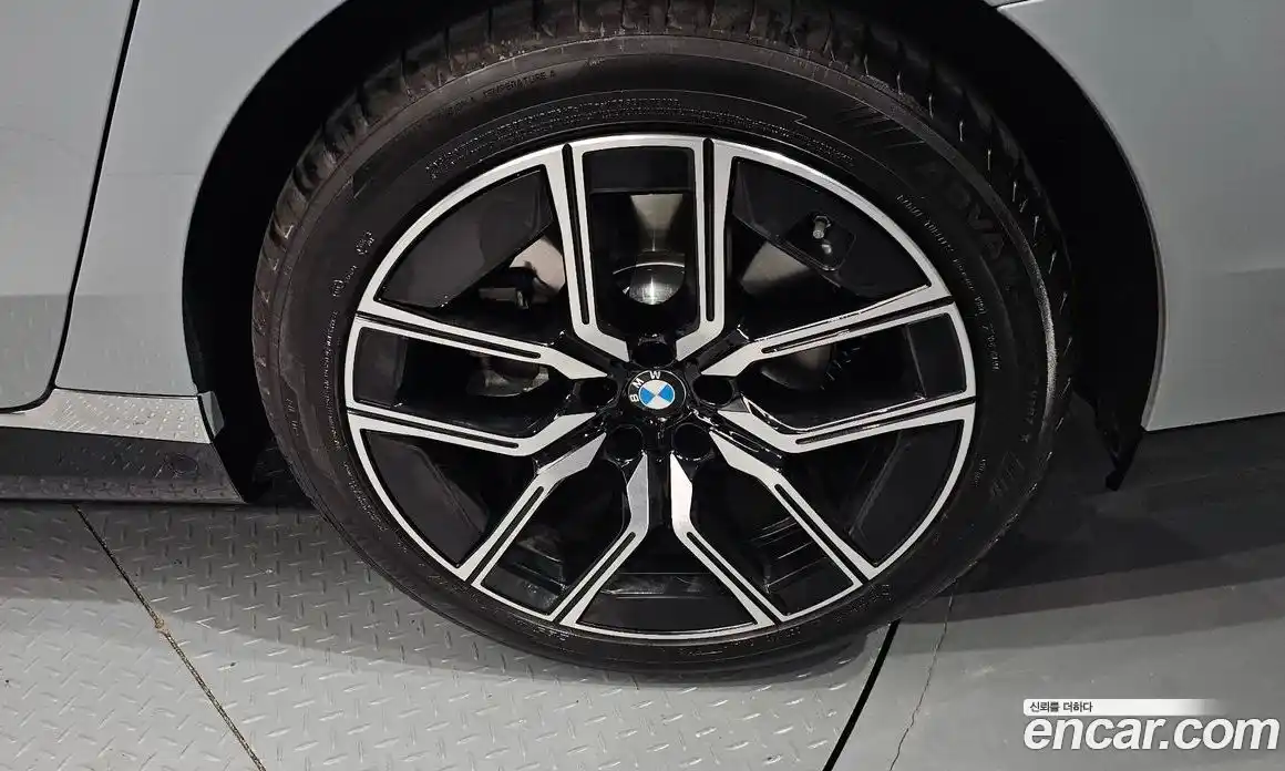 BMW 7 серия 2025 3.0 автомат (гидро), фото 7
