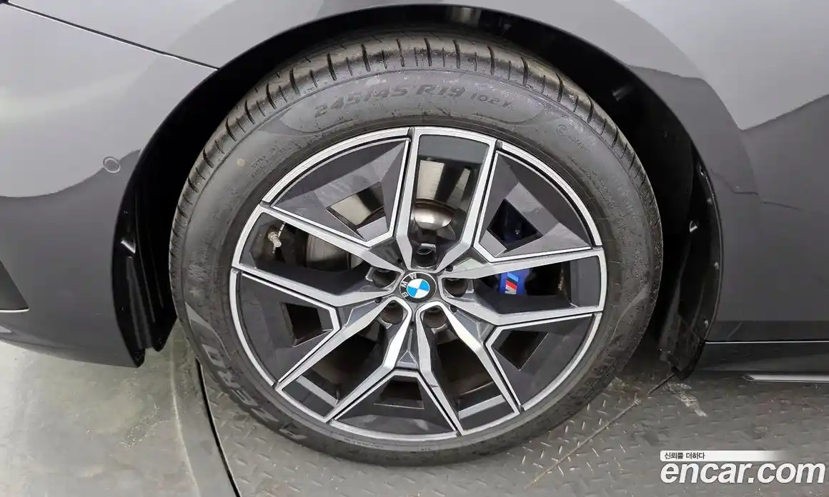 BMW 5 серия 2025 2.0 автомат (гидро), фото 5
