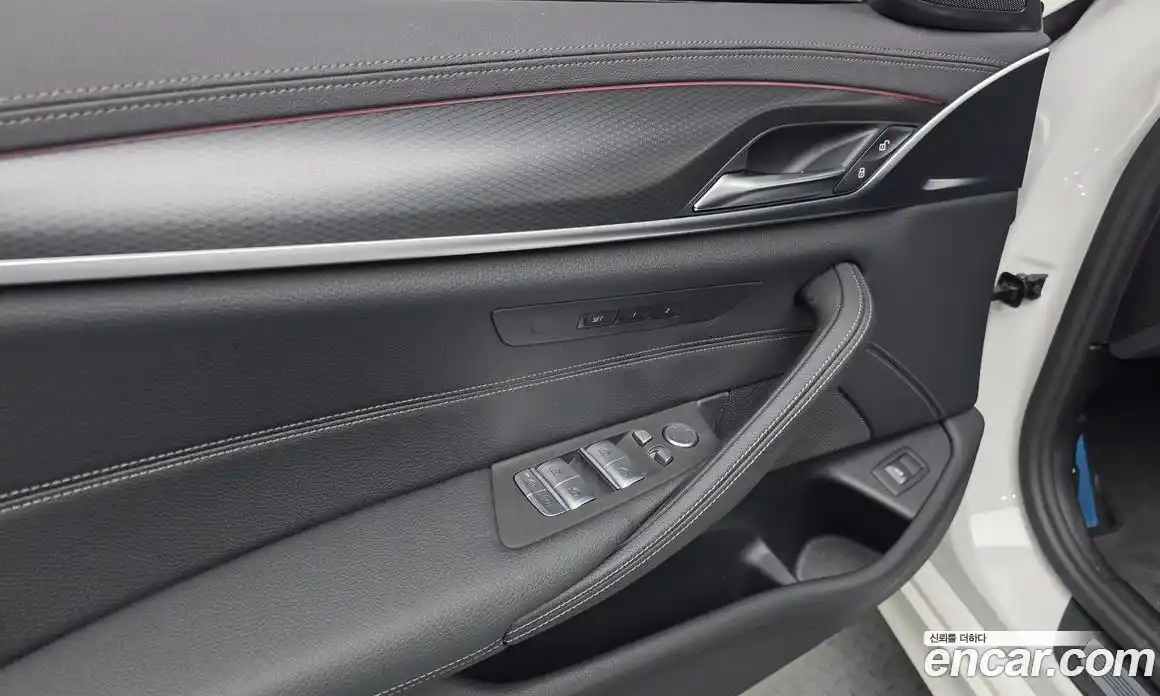 BMW 5-Series 2023 2.0 гидро, фото 14