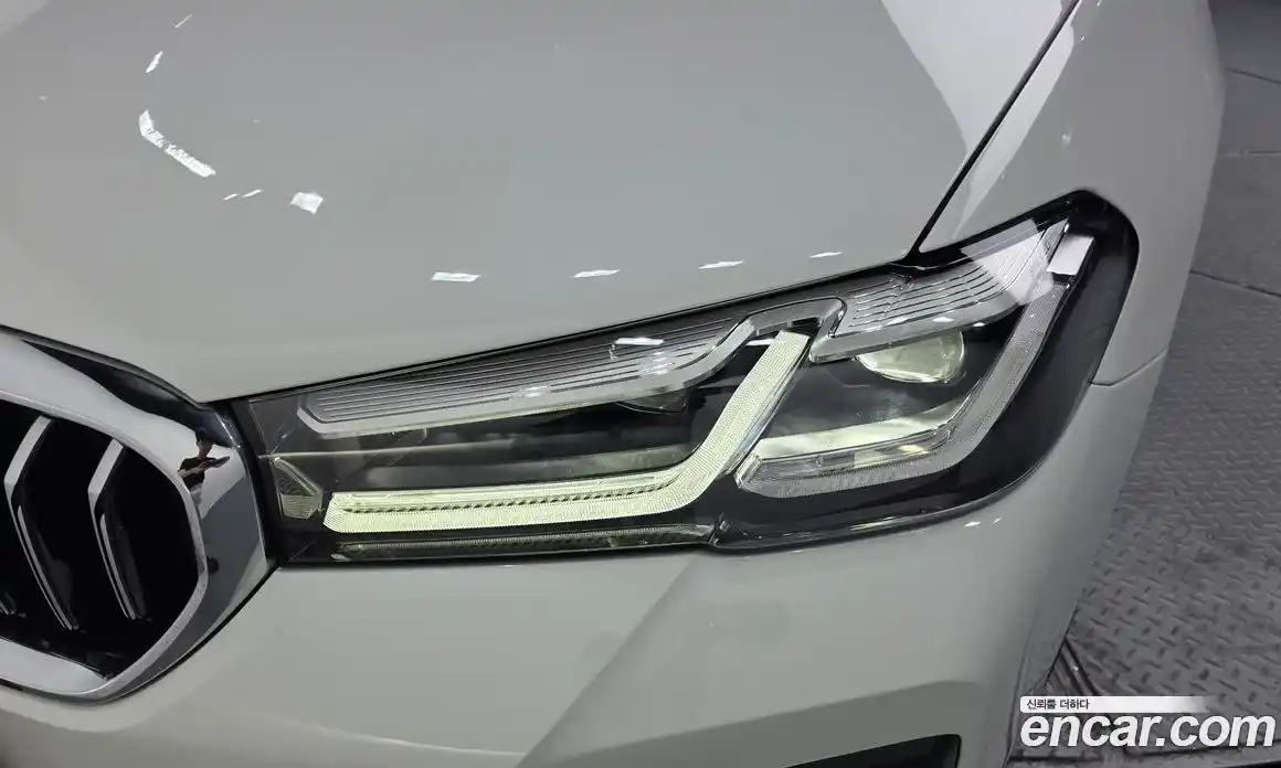 BMW 5-Series 2023 2.0 гидро, фото 8