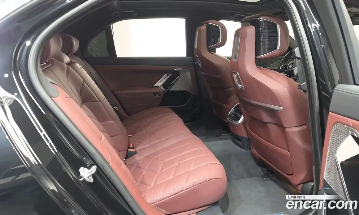 BMW 7 серия 2025 3.0 автомат (гидро), фото 17