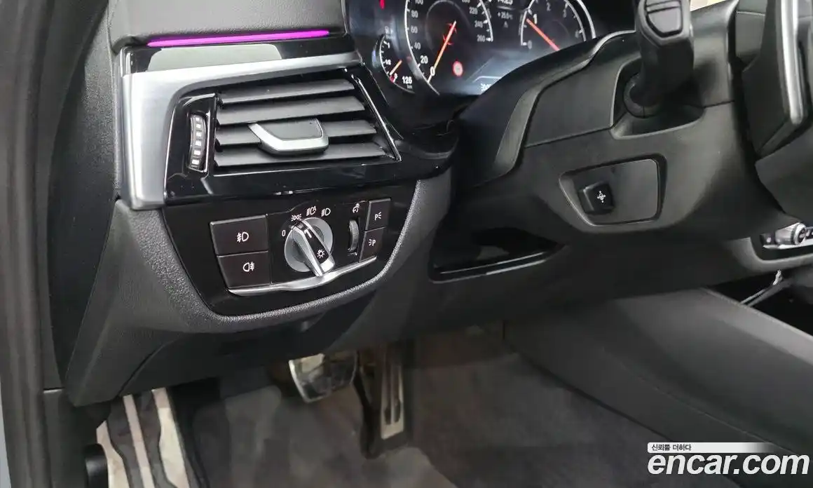 BMW 5-Series 2018 3.0 гидро, фото 26