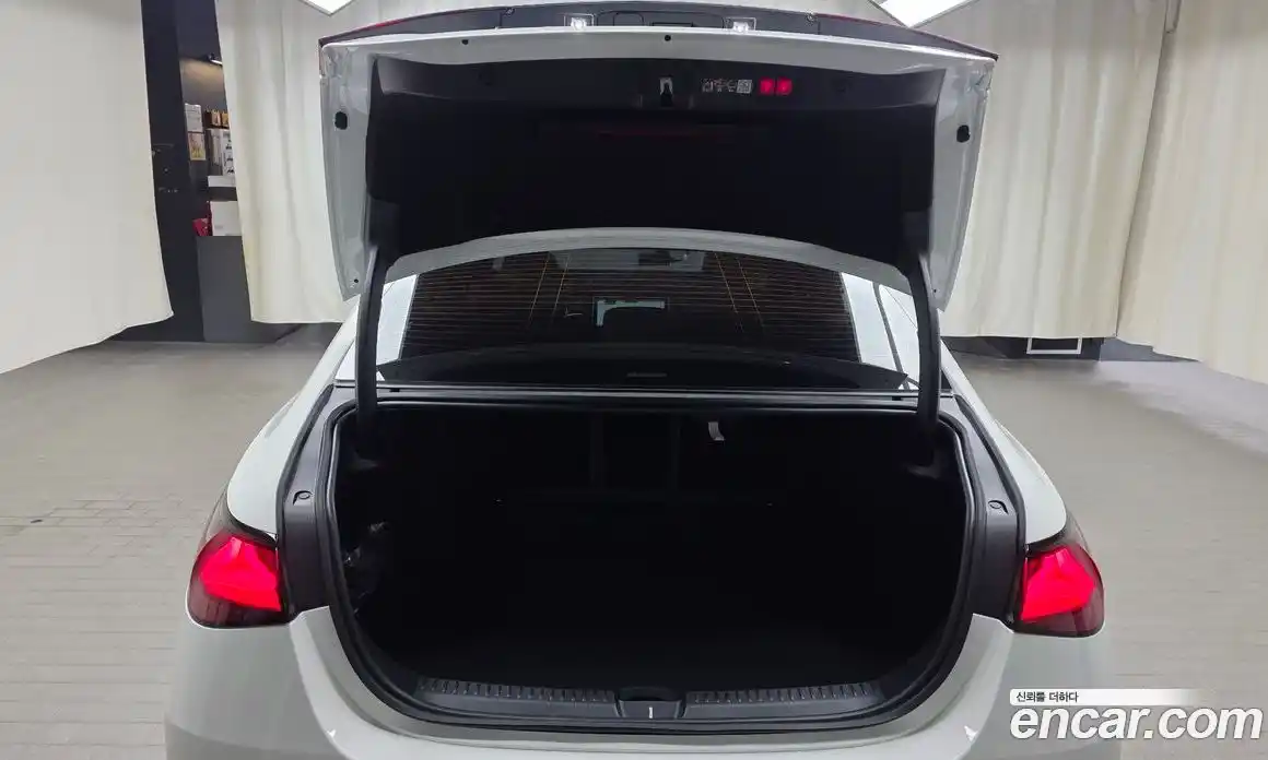 Mercedes-Benz E-Class 2025 2.0 гидро, фото 20