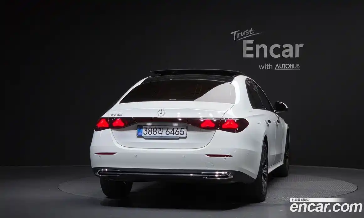 Mercedes-Benz E-Class 2025 2.0 гидро, фото 4