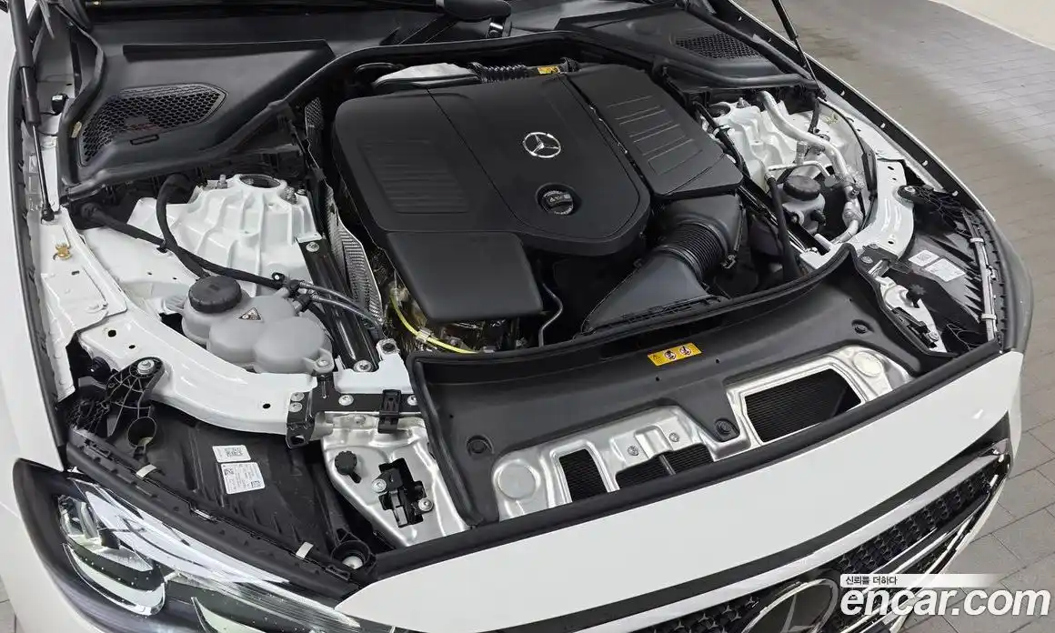 Mercedes-Benz E-Class 2025 2.0 гидро, фото 6