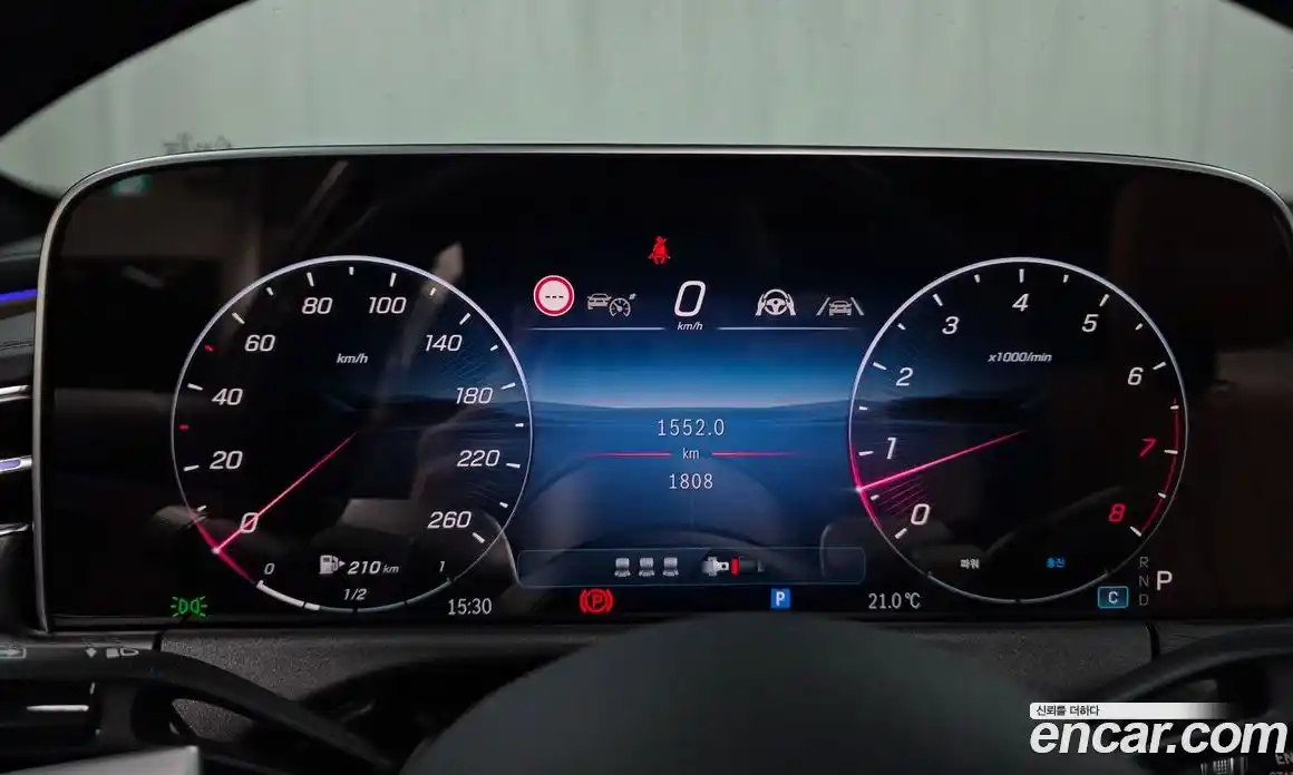 Mercedes-Benz E-Class 2025 2.0 гидро, фото 8