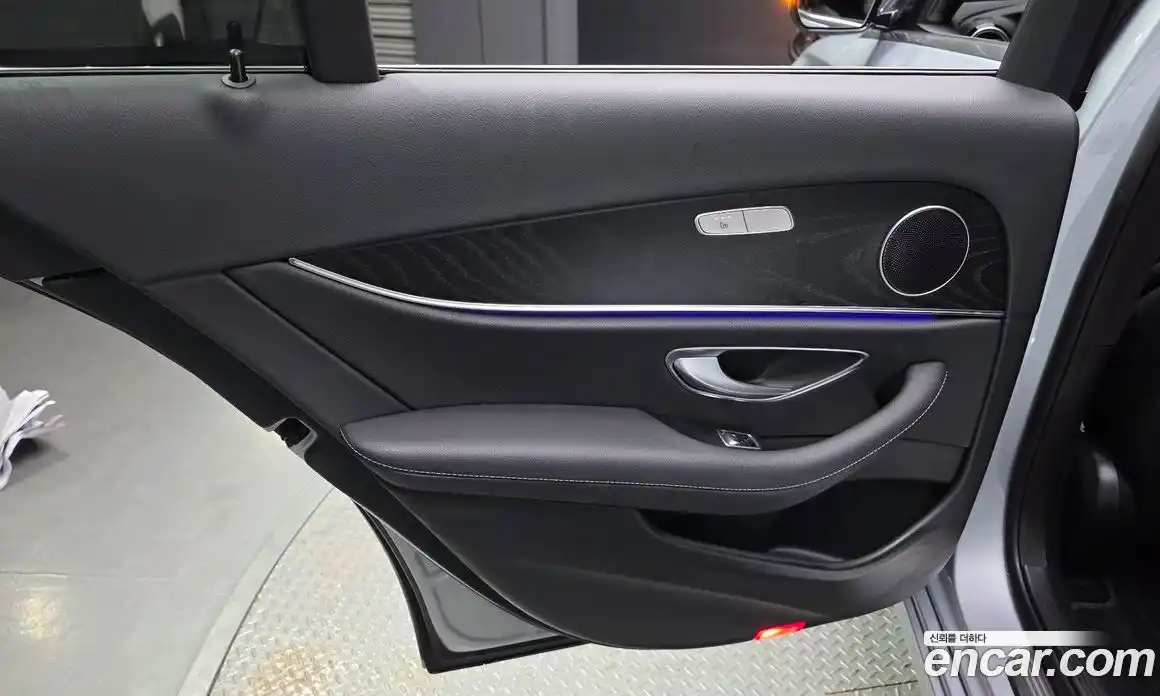 Mercedes-Benz E-Class 2022 2.0 гидро, фото 15