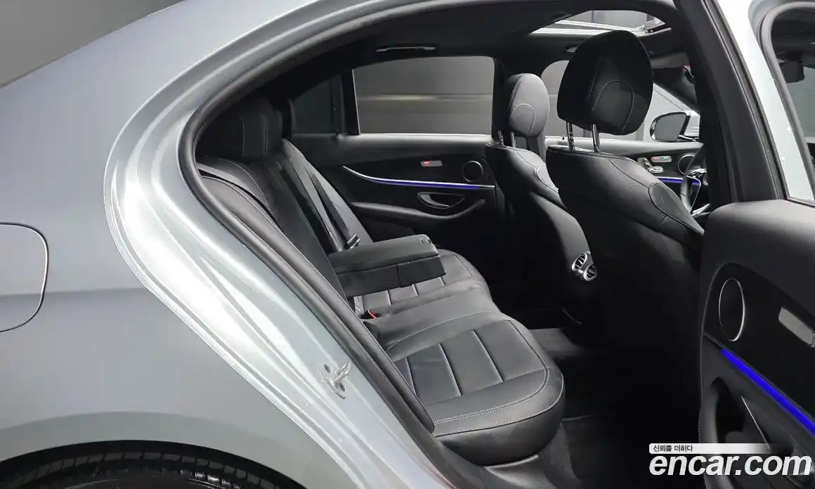 Mercedes-Benz E-Class 2022 2.0 гидро, фото 18